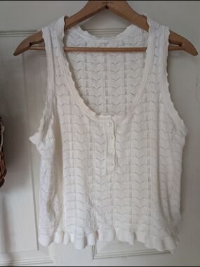 Old Navy White Knit Button-Front Boho Ruffle Tank L